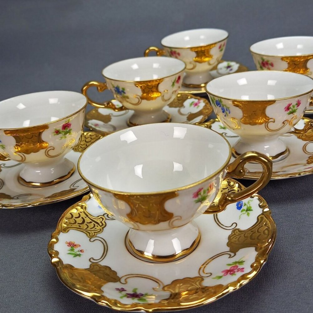Mitterteich Bavaria 6-Piece Tea Cup and Saucer Set. Exellent condition.